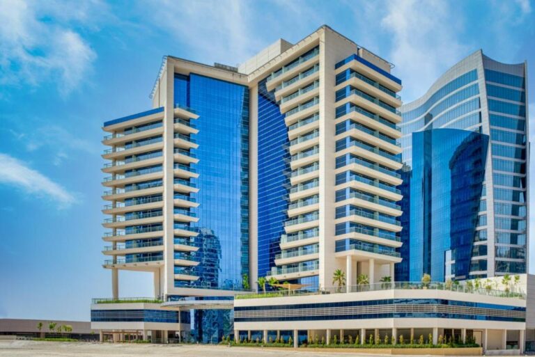 ROI analysis of apartment in Sky Bay Hotel: DLD data and real deals — 01.12.2025