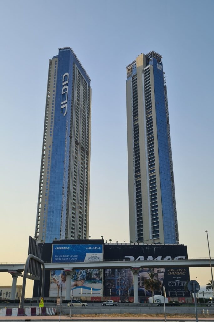 Aykon City – buy apartment in Dubai with Continental Club
