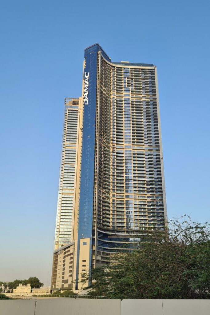 Aykon City – buy apartment in Dubai with Continental Club