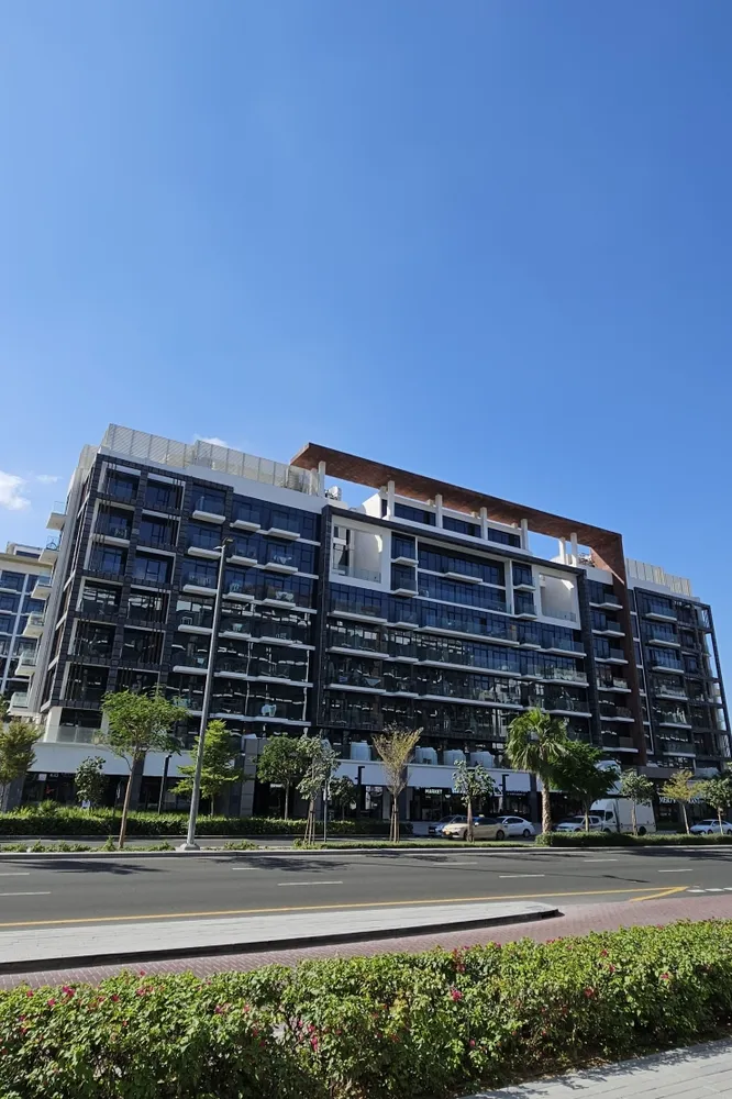 ROI analysis of apartment in Azizi Riviera 14: DLD data and real deals