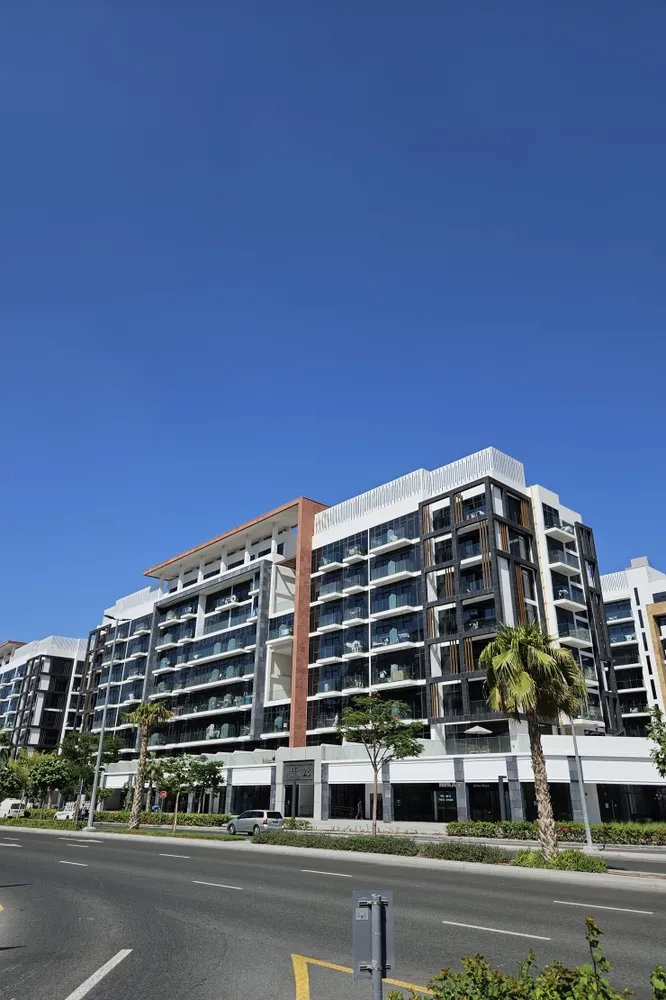 ROI analysis of apartment in Azizi Riviera 28: DLD data and real deals