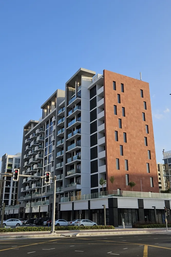ROI analysis of apartment in Azizi Riviera 36: DLD data and real deals Continental Club Property LLC