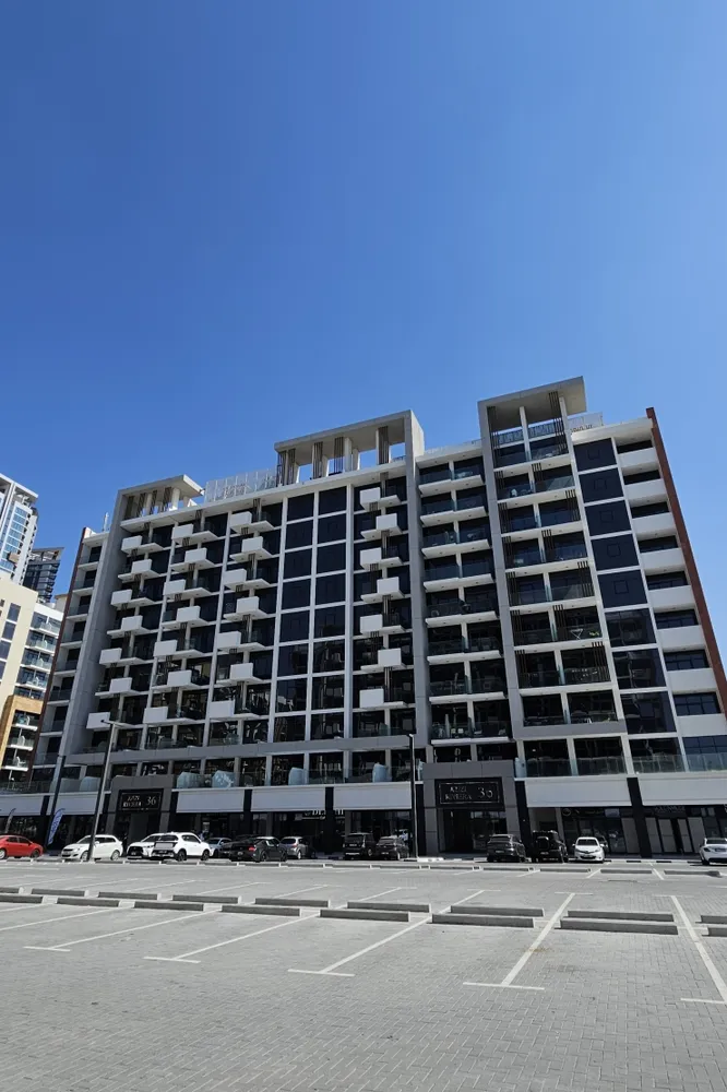 How to buy a property in Dubai in Azizi Riviera 36 – analysis 2025 Continental Club Property LLC