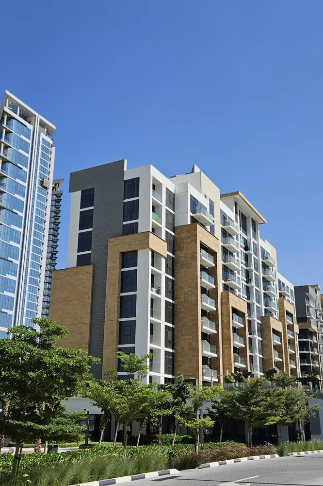 ROI analysis of apartment in Azizi Riviera 37: DLD data and real deals Continental Club Property LLC