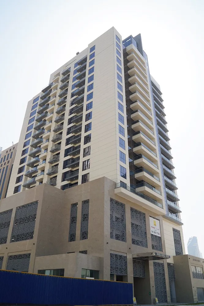Как продать квартиру в Дубае в Bahwan Tower Downtown – анализ 2025 Continental Club Property LLC