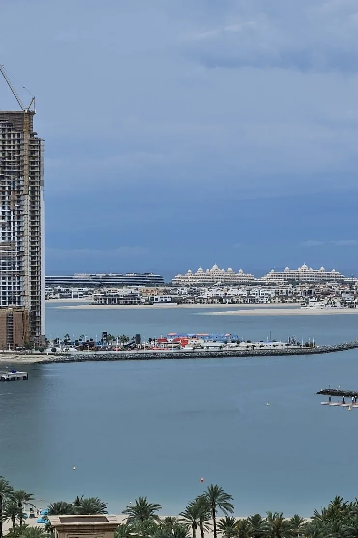 Как продать недвижимость в Дубае в Beachgate by Address – анализ 2025