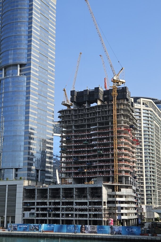 Chic Tower by de Grisogono – buy apartment in Dubai with Continental Club