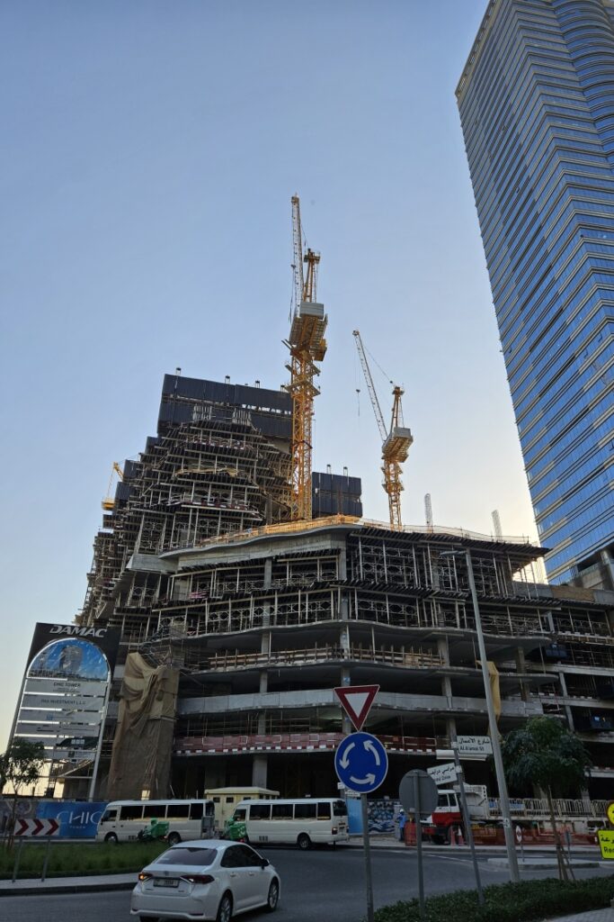 Chic Tower by de Grisogono – buy apartment in Dubai with Continental Club