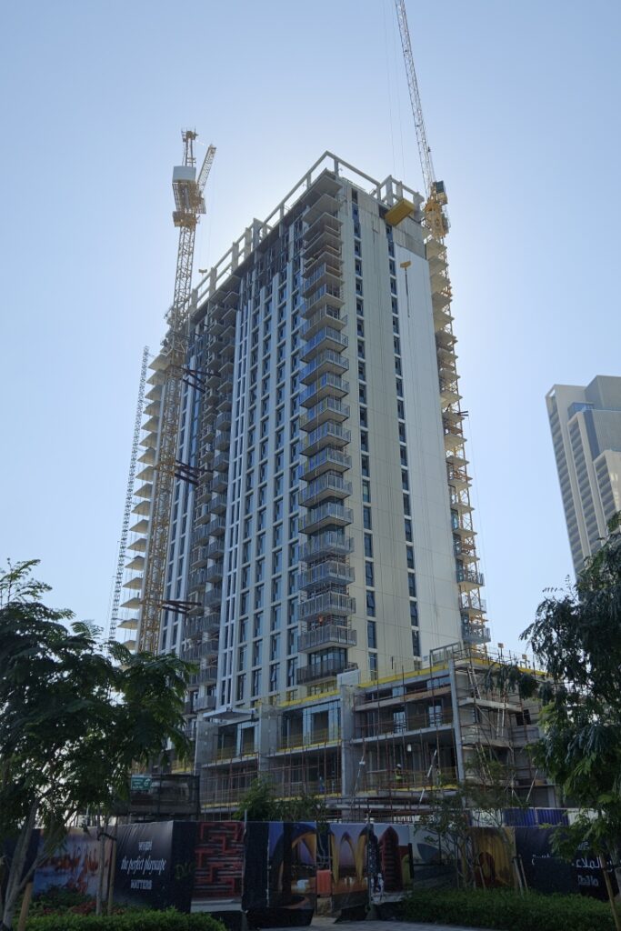 Creek Crescent – buy apartment in Dubai with Continental Club