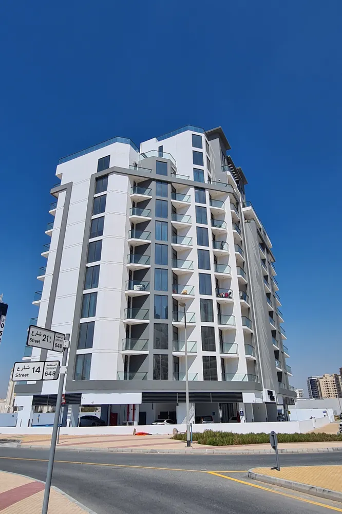 ROI analysis of apartment in EDISON HOUSE: DLD data and real deals Continental Club Property LLC