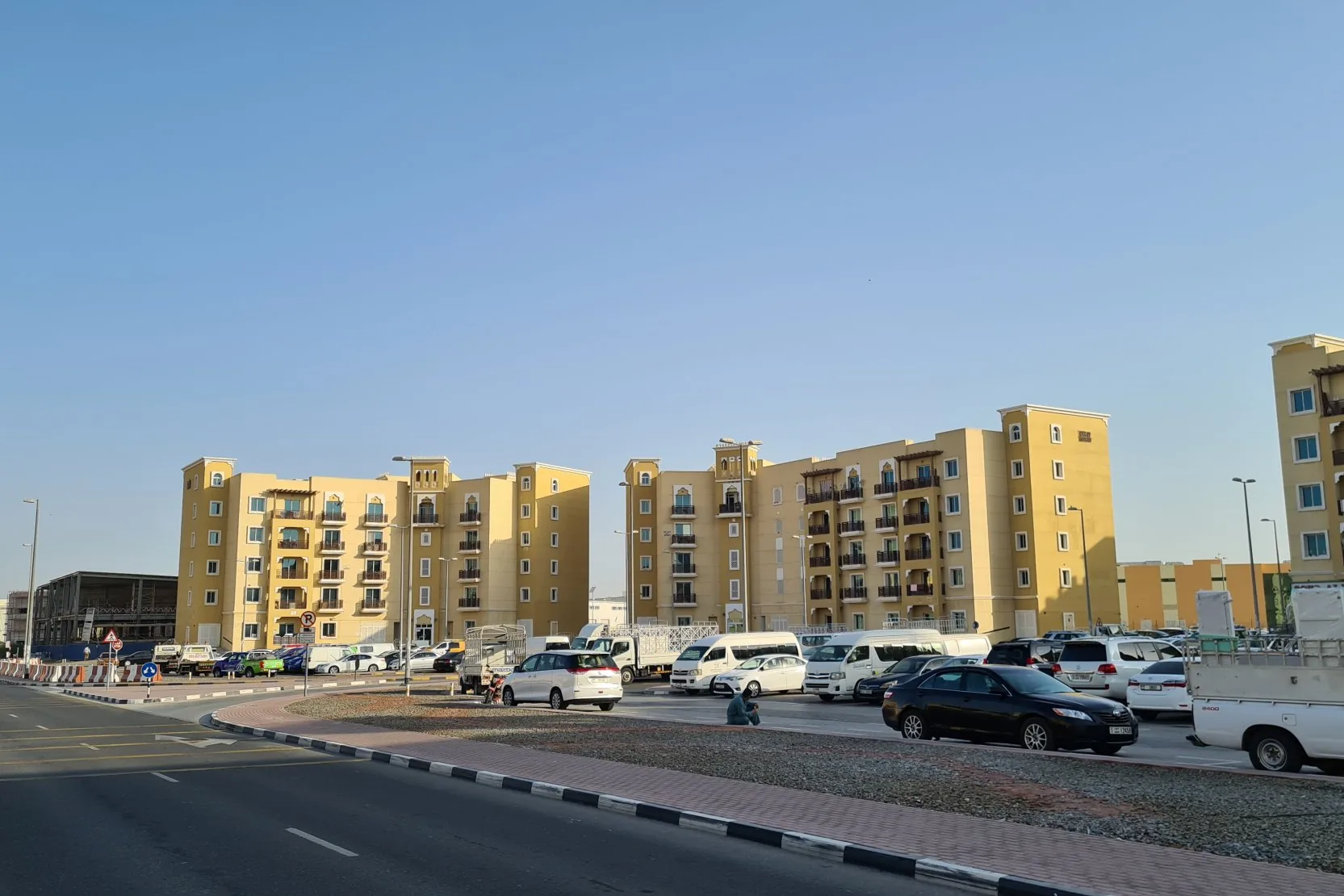 Emarati Cluster - Emarati Cluster