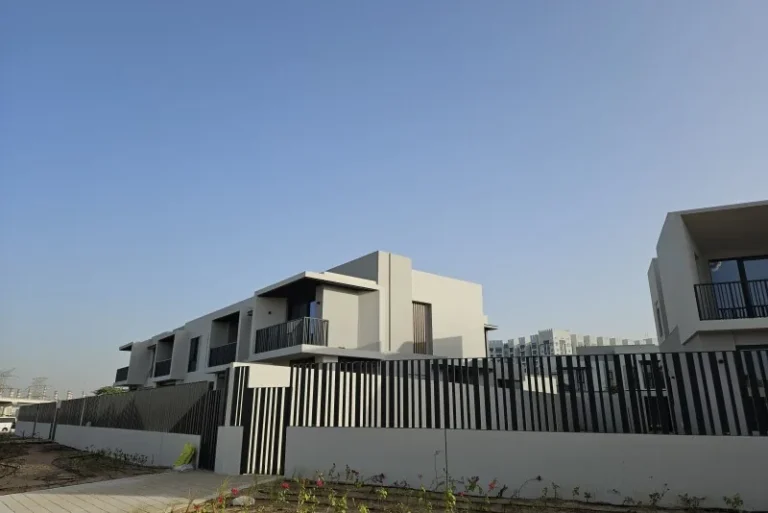 Jebel Ali Village Phase 3