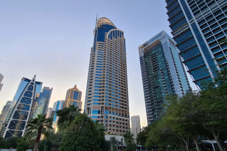 JLT Cluster O