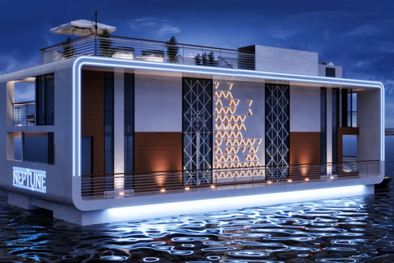 Kempinski Floating Palace