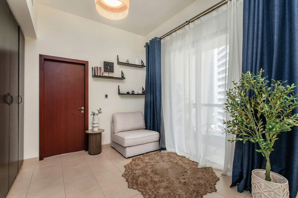 Bahar 6 one-bedroom apartment entrance hall