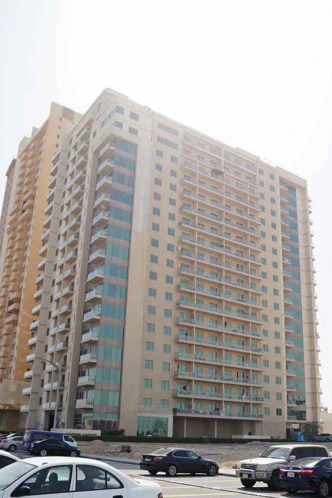 ROI analysis of apartment in Oakwood Residency: DLD data and real deals
