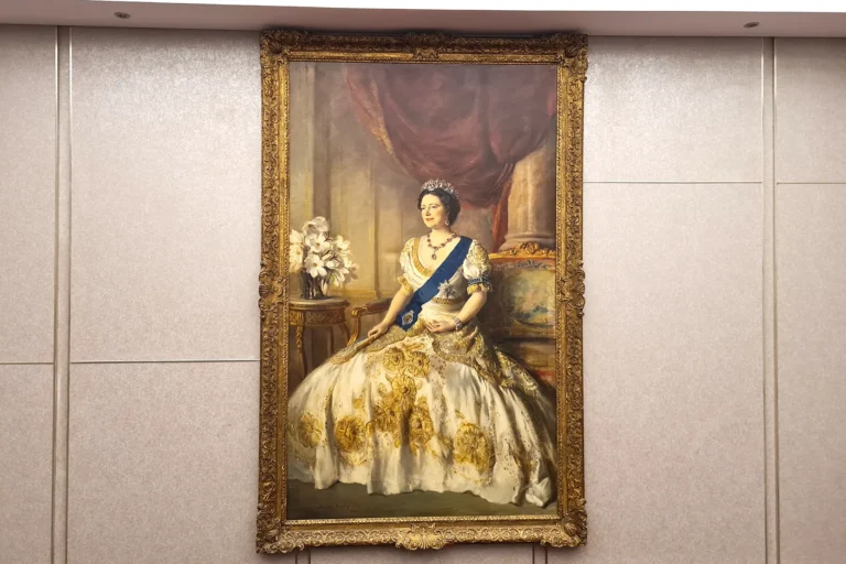 Queen Elizabeth 2