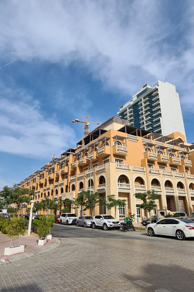 Seasons Community Summer 2 – buy apartment in Dubai with Continental Club