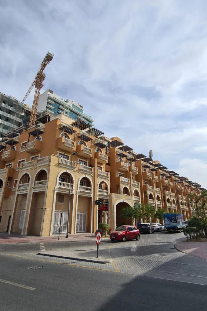 Seasons Community Summer 2 – buy apartment in Dubai with Continental Club