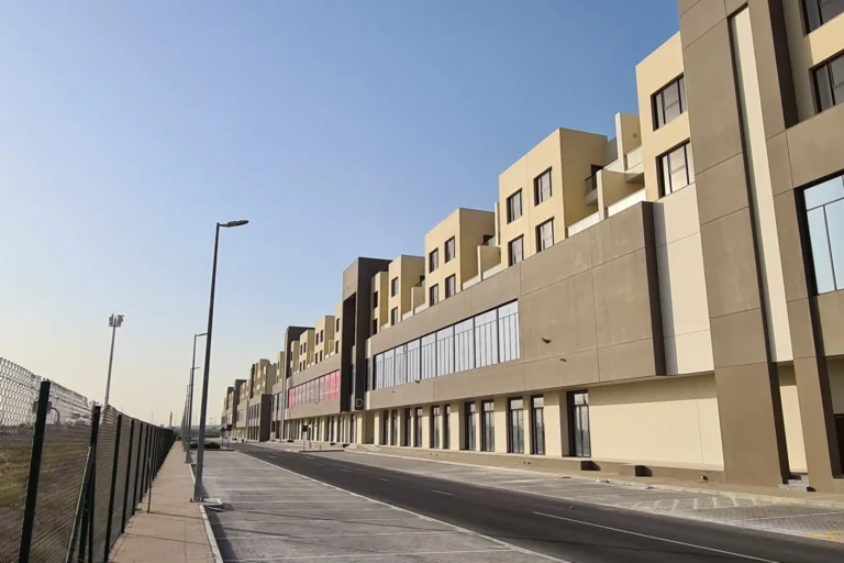 Souk Warsan Block D