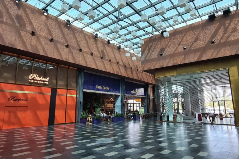 The Courtyard at City Walk